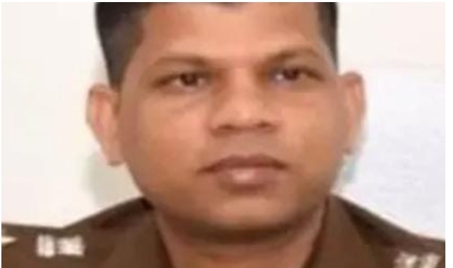 बरेली - हैल्मेट लगाकर निकले एसएसपी बरेली रियलिटी चेक करने फेल हुई नवाबगंज पुलिस।