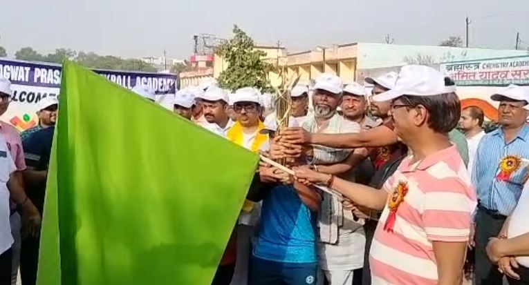 बांदा-खेलों को प्रोत्साहन देने के उद्देश्य से निकाली गई खिलाड़ी बच्चों की रैली