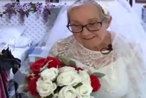 77 साल में दुल्हन बनी महिला, अनोखी शादी को लेकर बोली 'अब करूंगी नई शुरुआत'