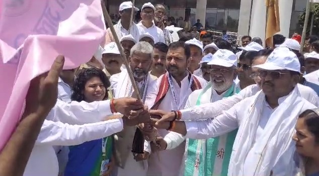 बांदा - कैबिनेट मंत्री स्वतंत्र देव सिंह ने अविरल जल अभियान का किया शुभारंभ