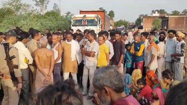 बांदा- घर से मॉर्निंग वॉक पर निकले छात्र को अनियंत्रित डंपर ने रौंदा हुई मौत