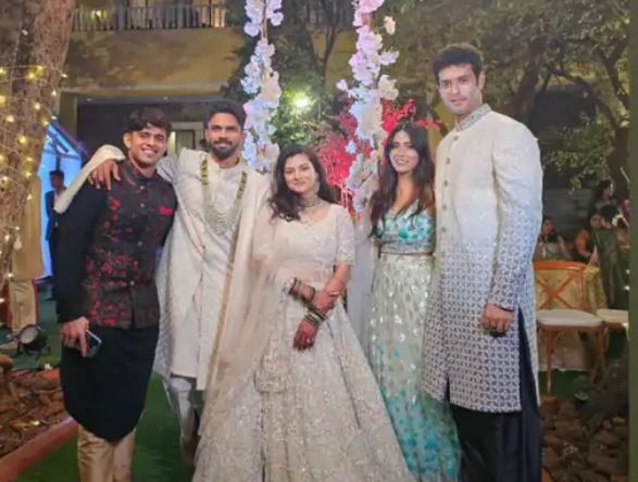 शादी के बंधन में बंधे ऋतुराज गायकवाड:महाराष्ट्र की क्रिकेटर उत्कर्षा पवार के साथ लिए 7 फेरे