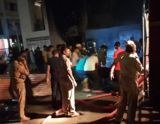 पीलीभीत:दो पक्षों में चले जमकर लाठी-डंडे दोनों पक्षों को सीएससी में कराया भर्ती