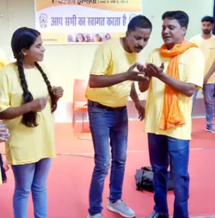 4 दशकों से वंचित बुजुर्गों के लिए काम कर रही है हेल्पेज इंडिया, हजरतगंज स्टेशन पर हुए कार्यक्रम में नुक्कड़ नाटक और सिग्नेचर कैंपेन चलाया गया।