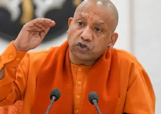 सीएम योगी ने ऊर्जा मंत्री और सभी बड़े अधिकारियों की रात में बुलाई बैठक, बोले- यह बर्दाश्त नहीं होगा, तत्काल सुधारें