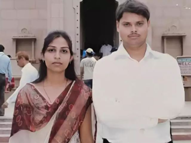 पति ने पत्नी को अधिकारी बनाने को लगा दी जान, पत्नी के कामयाब होते ही रिश्ते में डाली दरार, कि यकीन नहीं कर पाएंगे आप