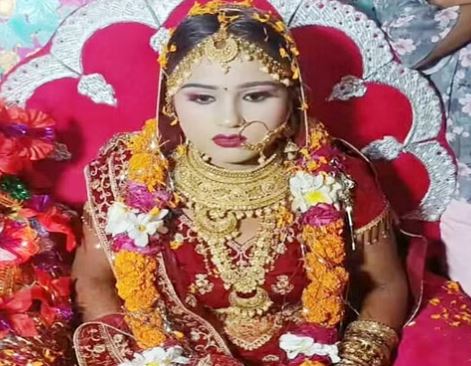 हरदोई :  पत्नी की गला दबाकर की हत्या, शव को खेत में फेंका, पुलिस मामले की छानबीन में जुटी है।
