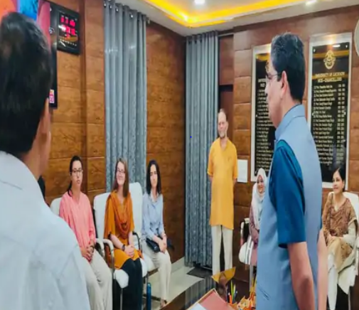 8 वीक का शार्ट टर्म कोर्स करेंगे अटेंड, LU पहुंचे 10 अमेरिकी स्टूडेंट्स