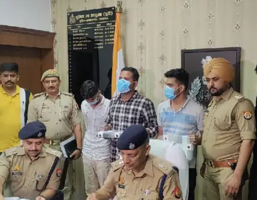 मुख्य आरोपी समेत तीन लोगों को गिरफ्तार कर घटना का किया खुलासा, लेनदेन के विवाद में छात्र आकाश की हुई थी हत्या