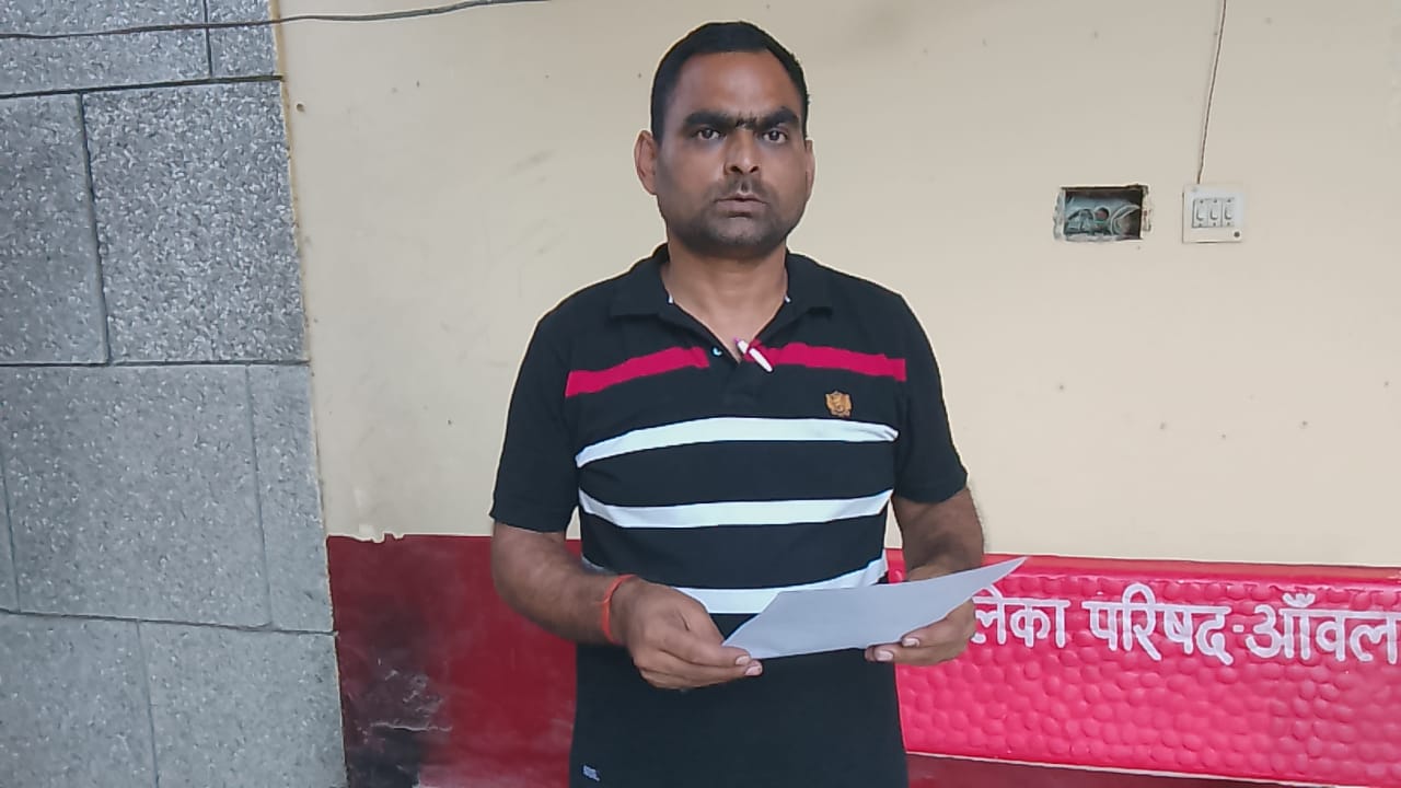 बरेली -  तहसील परिसर से स्वास्थ्य कर्मी की साइकिल हुई चोरी पुलिस को दी तहरीर।