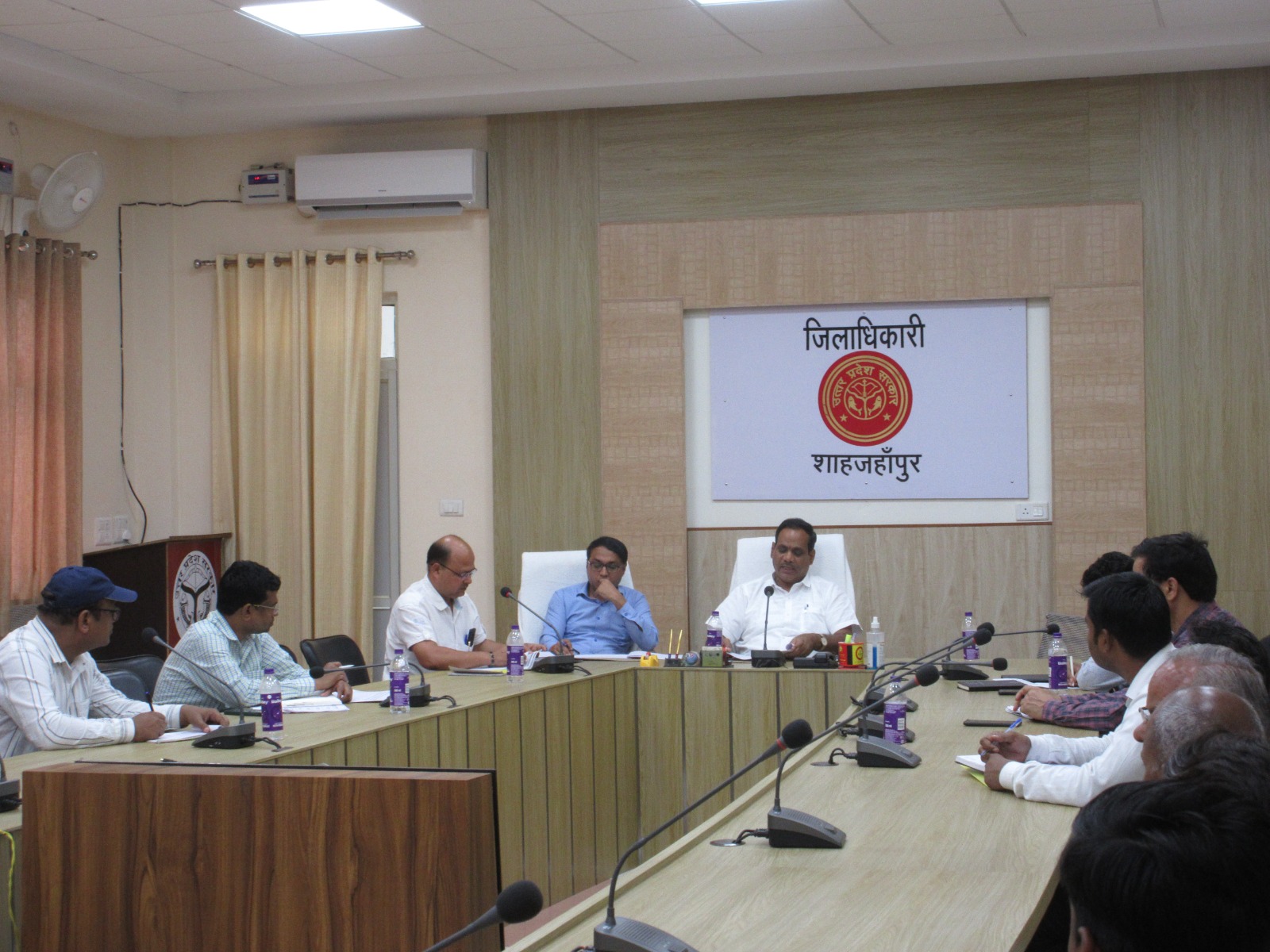 शाहजहांपुर: जिला अधिकारी की अध्यक्षता में जिला स्तरीय सतर्कता समिति की बैठक सम्पन्न