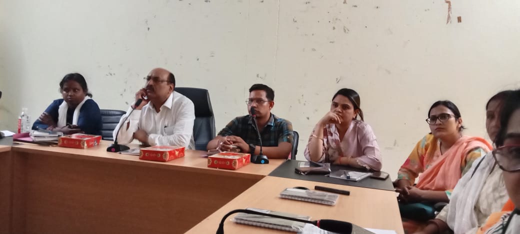 फर्रुखाबाद:गर्भवती महिला की काउंसलिंग कर प्रसव पश्चात परिवार नियोजन के साधनों को दें बढ़ावा-सीएमओ