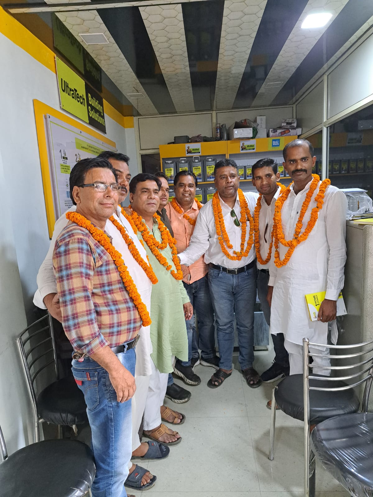 बरेली - जिला अध्यक्ष ने अपने पदाधिकारियों और कार्यकर्ताओं का स्वागत कर दिए दिशा निर्देश।