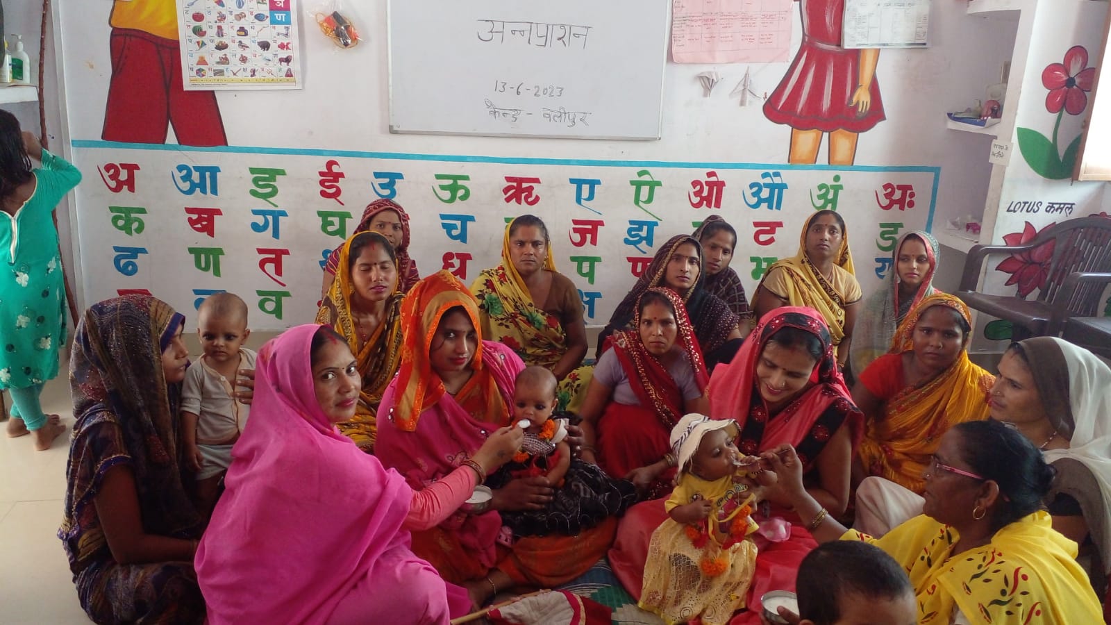 फर्रुखाबाद:स्तनपान के साथ ऊपरी आहार,शिशु के शारीरिक व मानसिक विकास में सहायक - डीपीओ