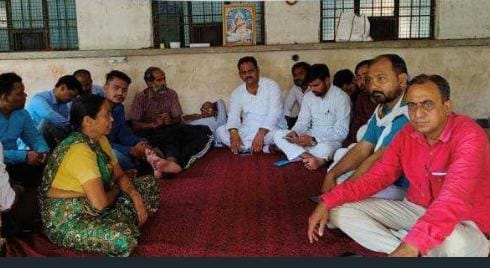 बरेली कॉलेज  के अस्थायी कर्मचारियों की हड़ताल जारी प्रशासन मौन।
