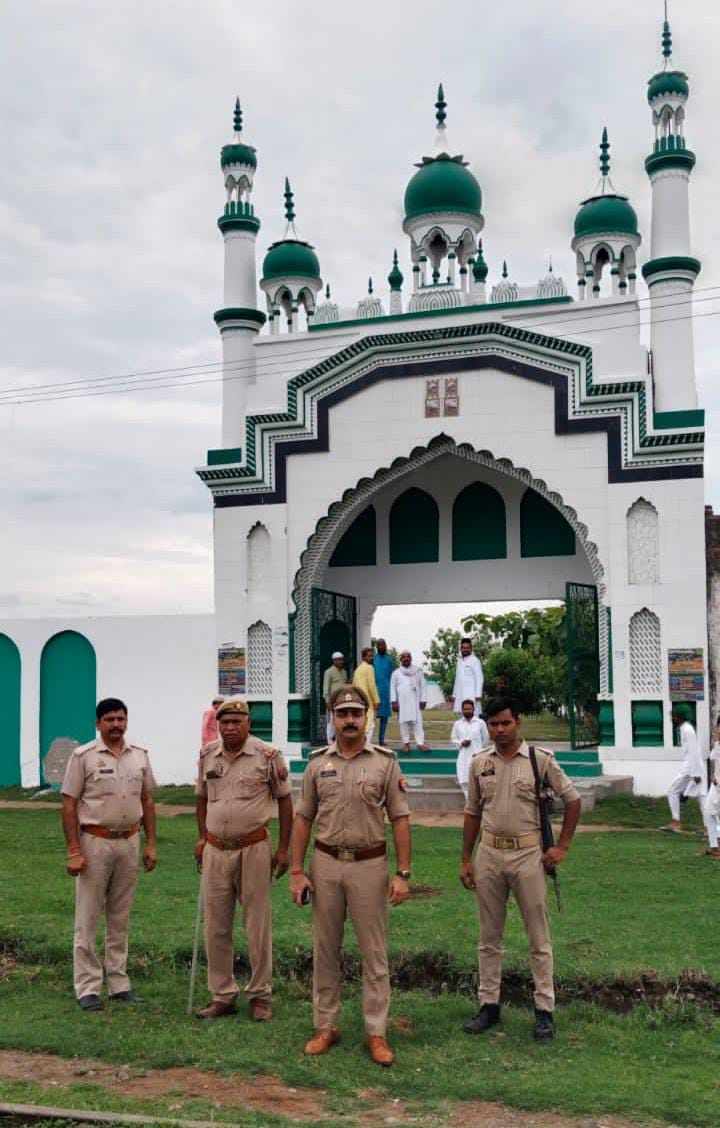 पीलीभीत पुलिस अधीक्षक अतुल शर्मा के निर्देशन में ईद-उल-अज़हा(बक़रीद) का त्यौहार सकुशल संपन्न।