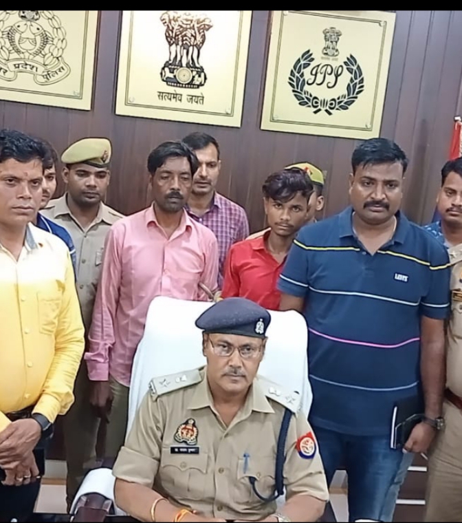 फर्रुखाबाद-: दुष्कर्म कर वीडियो बनाकर जान से मारने की धमकी के मामले में आरोपी हुए गिरफ्तार।