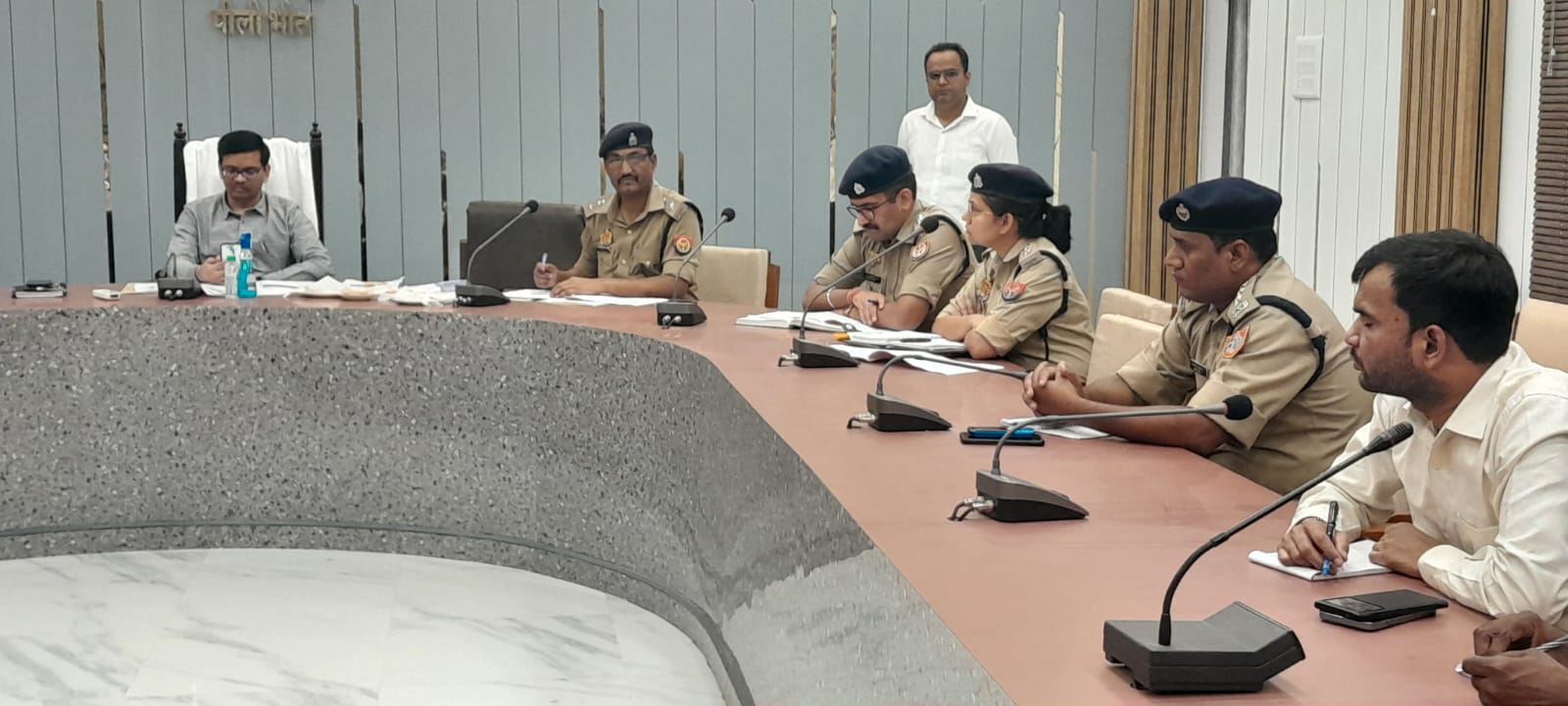 पीलीभीत:जिलाधिकारी की अध्यक्षता में जनपद स्तर एनसीओआरडी की जिला स्तरीय बैठक हुई सम्पन्न।