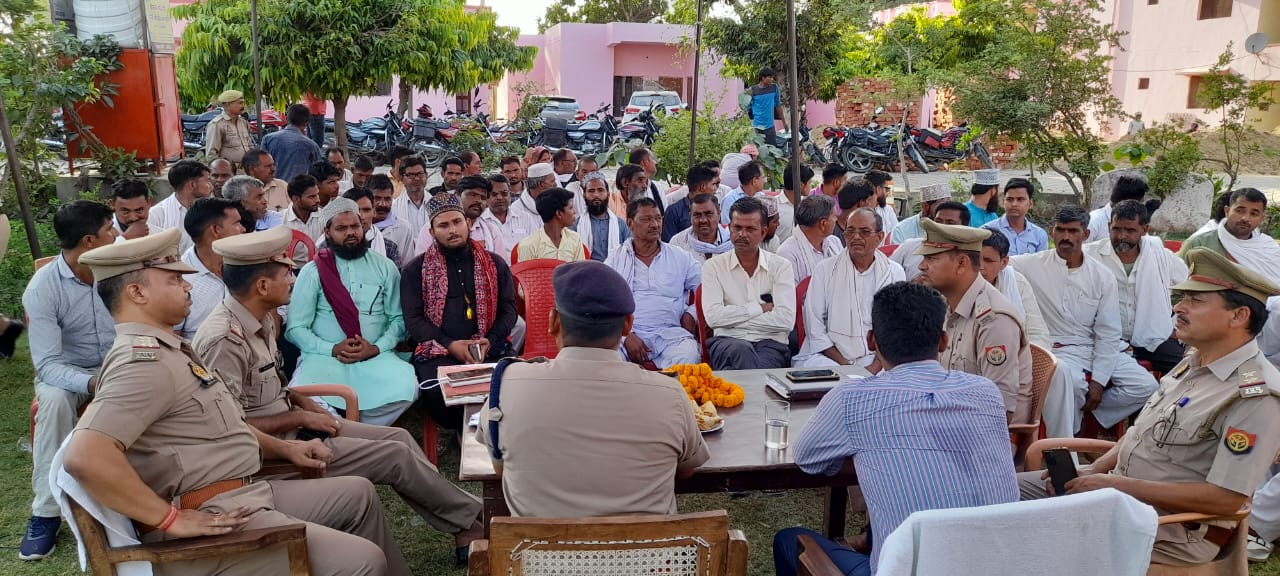 बदायूं : आगामी त्योहारों को लेकर आम जनता के साथ आला अफसरों ने की बैठकबदायूं :