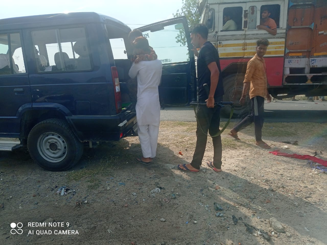 शाहजहांपुर:बोलेरो तथा बाइक में हुई जोरदार टक्कर में बाइक सवार युवक, महिला व बच्चे की दर्दनाक मौत
