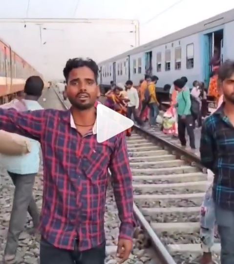बिहार के एक गरीब का वायरल वीडियो " हम सिर्फ वोट देने के लिए है ताकि नेता लोग करोड़ पति बन सके