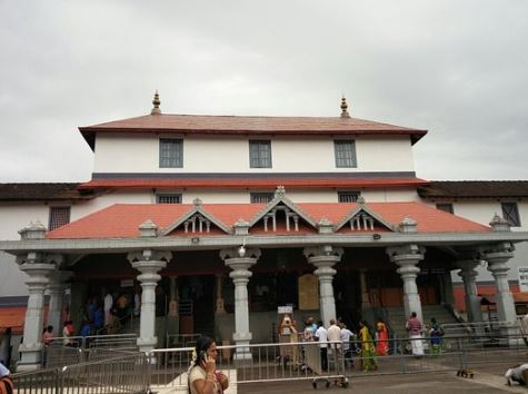 पीलीभीत में धर्मस्थल के पास मांस का टुकड़ा मिलने से गुस्साए लोगों ने किया हंगामा