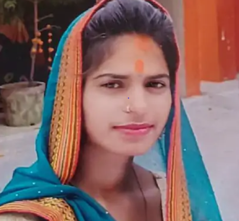 पड़ोसी लड़के से हुई थी लव मैरिज, पति ने ऑनर किलिंग का लगाया आरोप