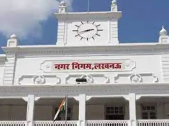 अनुराग मिश्रा ने कहा सफाई व्यवस्था ध्वस्त हो चुकी है, बीजेपी मेयर और पार्षद आपस में भिड़े