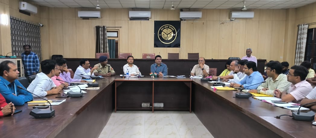 प्रयागराज-जिलाधिकारी ने बरसात के समय बाढ़ के दृष्टिगत सभी आवश्यक तैयारियां समय से पूर्ण करने के लिए निर्देश