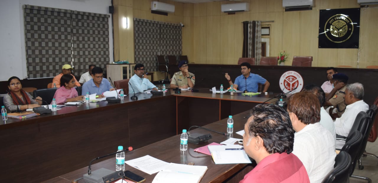 प्रयागराज-जिलाधिकारी की अध्यक्षता में जिला सड़क सुरक्षा समिति की बैठक हुई सम्पन्न
