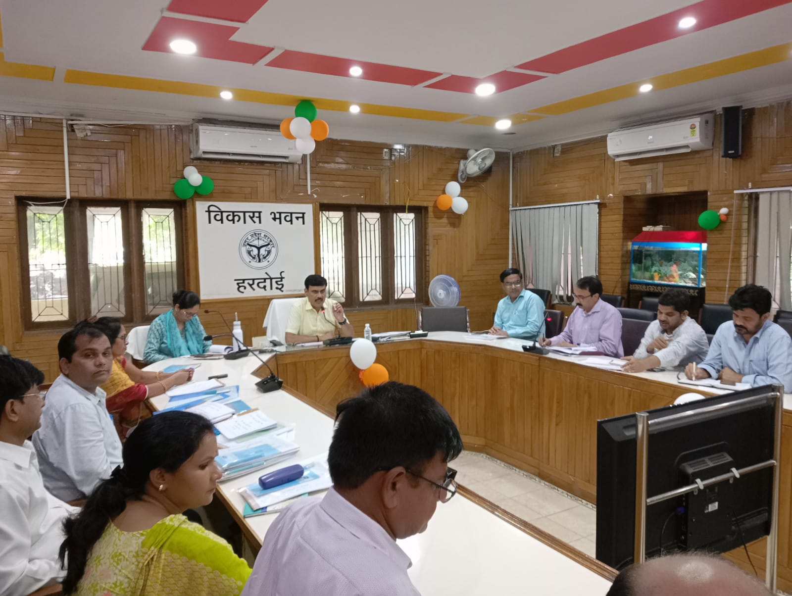 हरदोई: योजना के अंतर्गत लक्ष्य के अनुरूप पात्रों को लाभान्वित किया जाएः-जिलाधिकारी