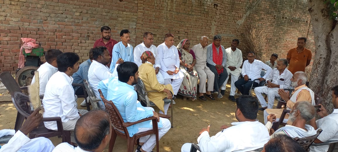जनपद कासगंज से आज समाजवादी पार्टी का प्रतिनिधित्व मंडल पहुंचा नगला उम्मेद