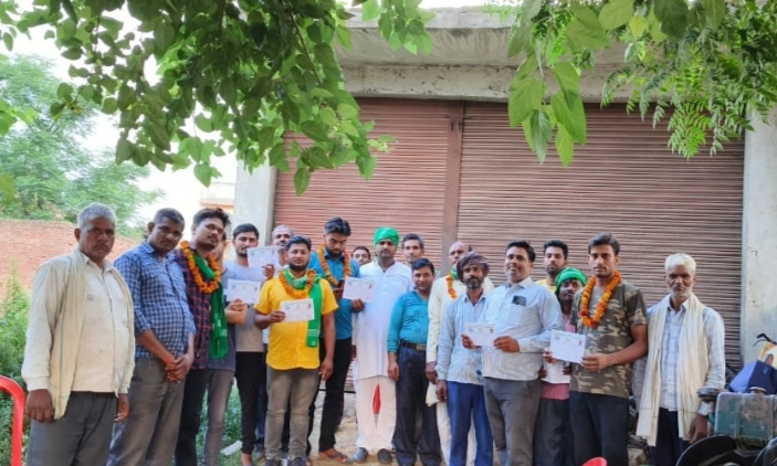 कन्नौज:प्रेमपुर भारतीय किसान यूनियन लोक शक्ति के जिला उपाध्यक्ष किसानों से मिलकर सुनी समस्याएं