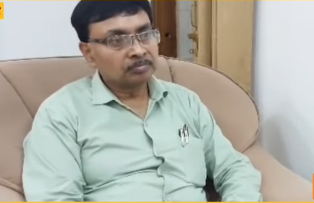 फर्रुखाबाद:नवागन्तुक नगर मजिस्ट्रेट सतीश चंद्र ने चार्ज ग्रहण कर किया नगर का भ्रमण