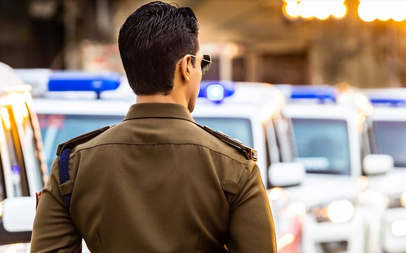 पुलिस आयुक्त प्रयागराज द्वारा रिजर्व पुलिस लाइन्स, सभागार में जनपद के समस्त सहायक पुलिस आयुक्त व चौकी प्रभारियों के साथ गोष्ठी आहूत की गयी।
