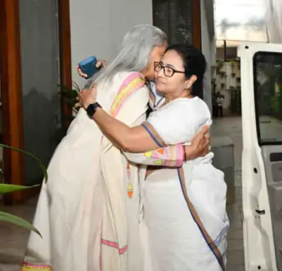 अमिताभ बच्चन को पश्चिमबंगाल CM ममता बनर्जी ने बांधी राखी