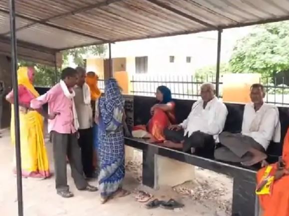 मैनपुरी में महिला को बचाने नदी में कूदी युवती, डूबता देख लगा दी छलांग, महिला को बचाया लेकिन खुद डूब गई
