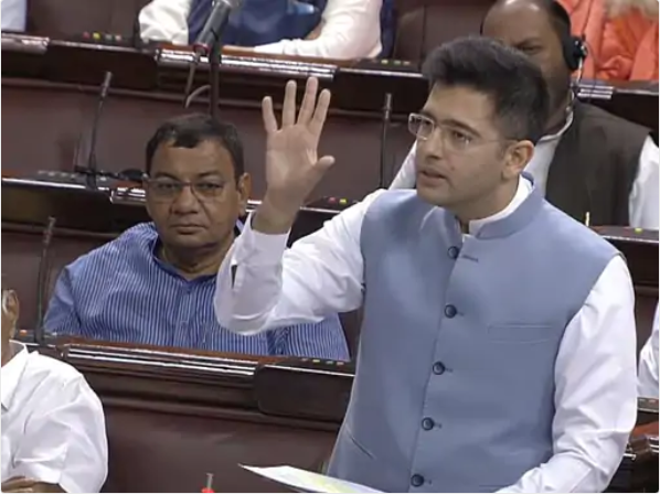 अमित शाह ने AAP पर राज्यसभा में फ्रॉड का लगाया आरोप