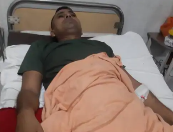 7 दमकल ने तीन घंटे में बुझाई आग, ऐशबाग स्थित प्लाईवुड फैक्ट्री में मंगलवार रात तीन बजे के करीब आग लग गई