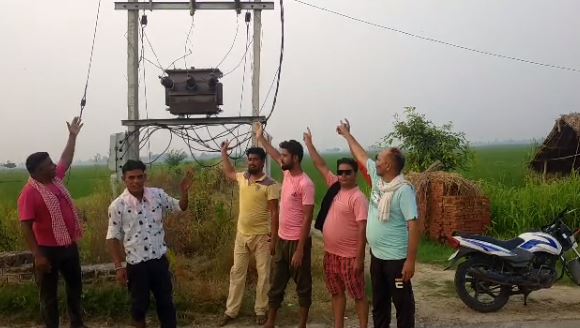 मैनपुरी में बिजली ठेकेदार की मनमानी से लोग परेशान