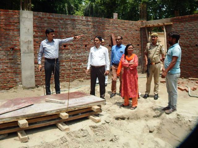 हरदोई :बैठक कक्ष को सुविधाजनक बनाने पर पूरा जोर दिया जा रहा है:-डी0एम0