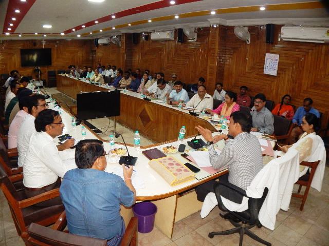 हरदोई :हर खेत पर मेड़, हर मेड़ पर पेड़ के लिए लोगों को प्रेरित किया जाए:-जिलाधिकारी22 जुलाई को लगाए गए पौधों की जियो टैगिंग 2 दिन के अन्दर करायें:-एम0पी0 सिंह13 से 15 अगस्त तक हर घर तिरंगा फहराया जायेगा:- मंगला प्रसाद सिंह