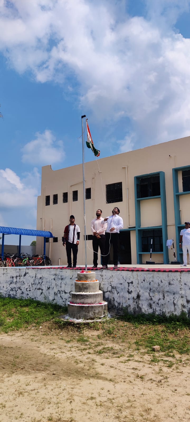 हरदोई:सेंट जेवियर्स स्कूल, पिहानी ने धूमधाम से मनाया स्वतंत्रता दिवस