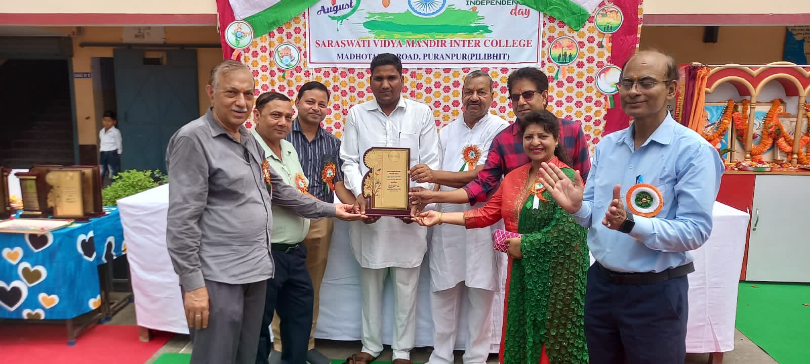 पीलीभीत : स्वतंत्रता दिवस के पावन पर्व पर सरस्वती विद्या मंदिर इंटर कॉलेज में धूमधाम से मनाया गया आजादी का पर्व