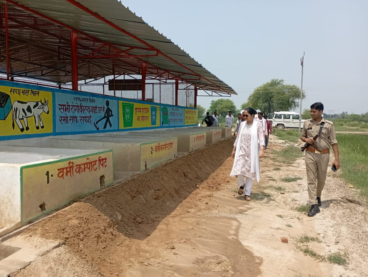 हरदोई :मुख्य विकास अधिकारी ने किया आकस्मिक निरीक्षणआर0आर0सी0 सेन्टर का निर्माण एक सप्ताह में कम्पलीट करवाकर संचालन करायेंः-मुख्य विकास अधिकारी।