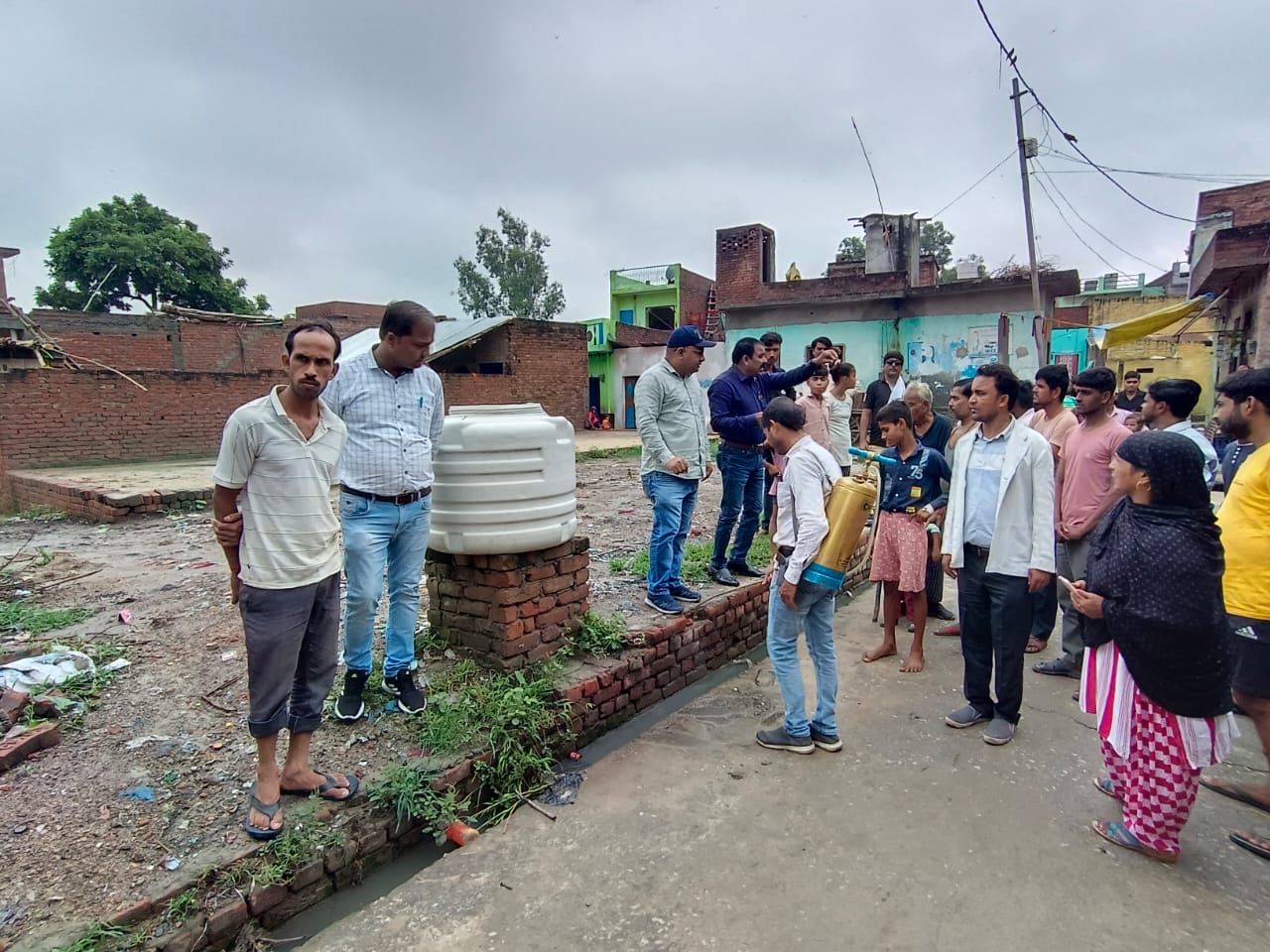 फर्रुखाबाद:घरों में ही छिपा है डेंगू का मच्छर, सावधान रहें, सुरक्षित रहें- डीएमओ