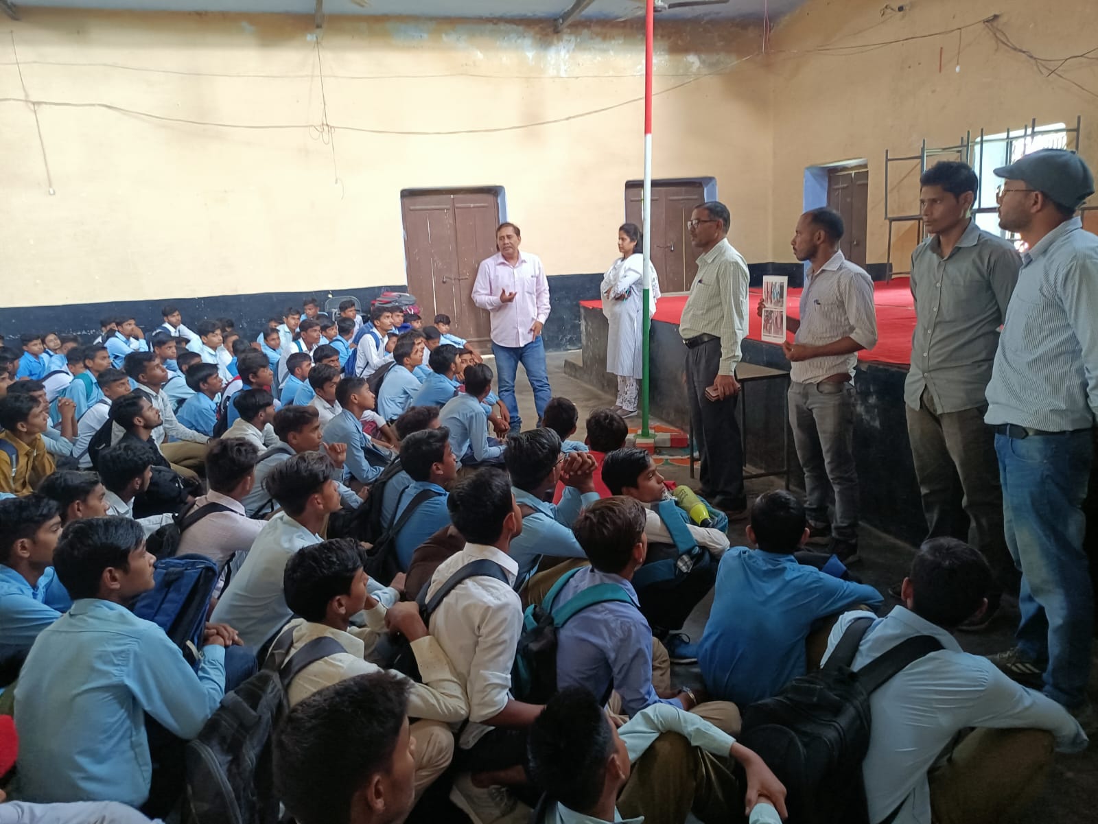 फर्रुखाबाद:कॉलेज में छात्र-छात्राओं ने खाई  फाइलेरिया से बचाव की दवा,फाइलेरिया अभियान के अब बचे हैं तीन दिन, सभी जरूर करें दवा का सेवन -सीएमओ