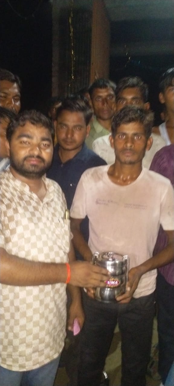 कासगंज :ब्लॉक गंजडुंडवारा के गांव दम पुरा में सामाजिक कार्यकर्ताओं ने कराया लंबी कूद का आयोजन