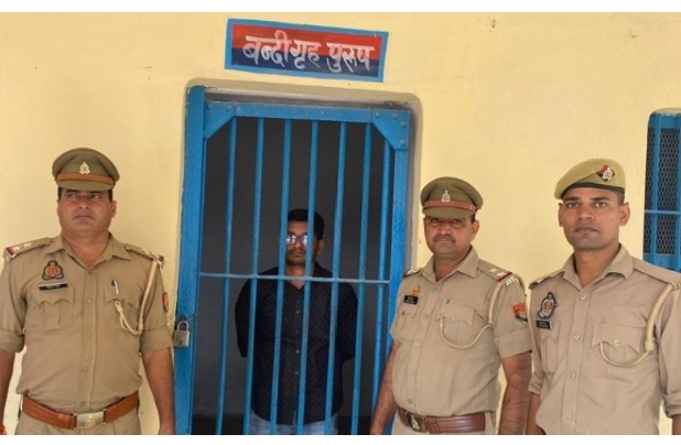 बरेली - दबंगों ने अलीगंज थाने की गैनी चौकी इंचार्ज पर दिखाई दबंगई और गाड़ी से दवाने का किया प्रयास।