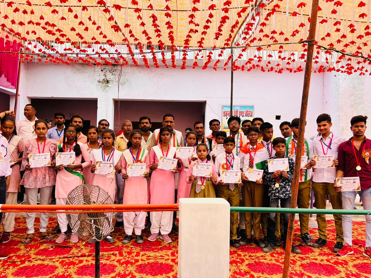 हरदोई : शकुंतला देवी इंटर कॉलेज मे स्वतन्त्रता दिवस का आयोजन हुआ सम्पन्न